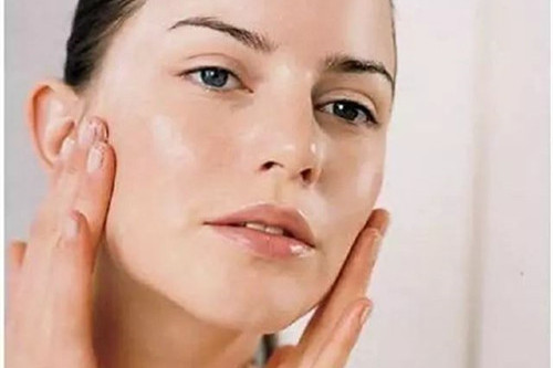 源自护肤答疑，敏感肌和激素脸有什么区别呢？