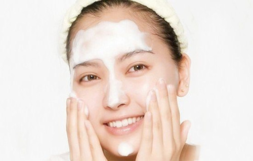 过期的牛奶可以用来洗脸护肤吗？敏感肌肤慎用
