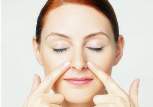 敏感肌肤春季鼻子脱皮是怎么回事？应该如何护理