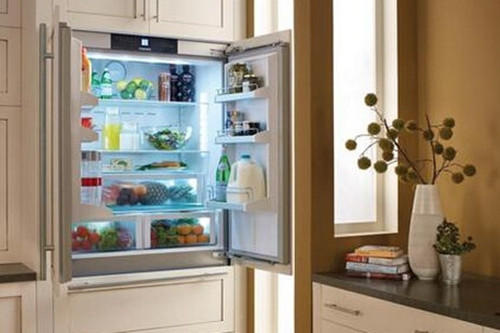 夏季天气炎热，敏感肌的护肤品需要放冰箱里吗？